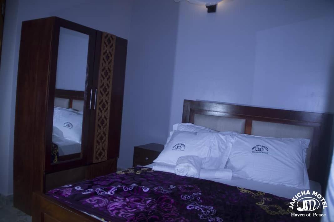 Jakicha Motel Dar es Salaam Bagian luar foto