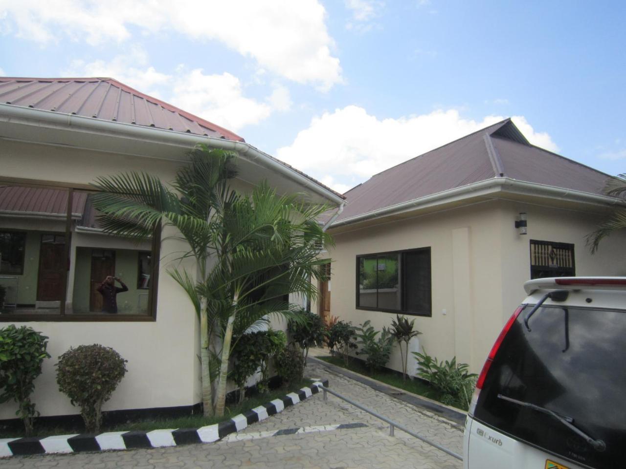 Jakicha Motel Dar es Salaam Bagian luar foto