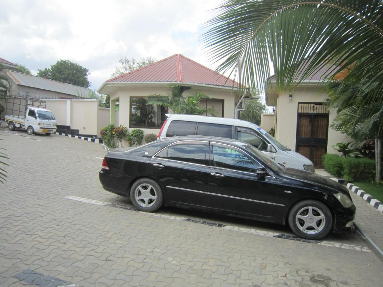 Jakicha Motel Dar es Salaam Bagian luar foto